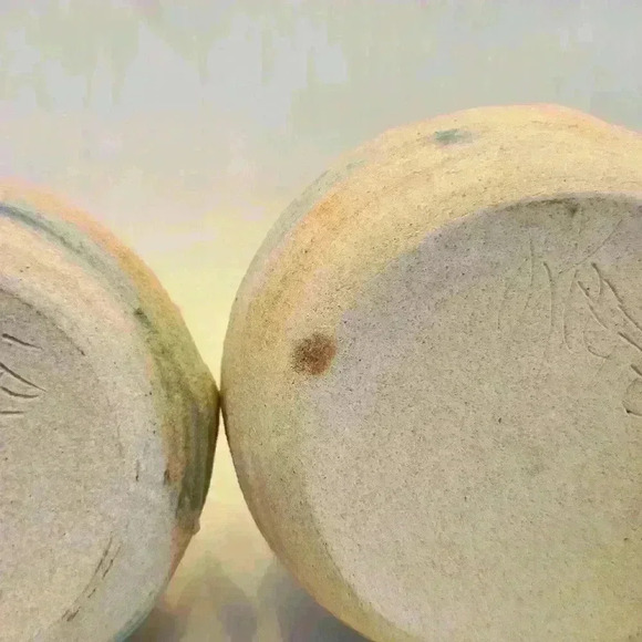 Hand Thrown Studio Art Pottery 4 mugs and 2 matching vases. Blue&light rust - Picture 5 of 6